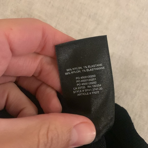 Aritzia stretchy crop top - Picture 4 of 4